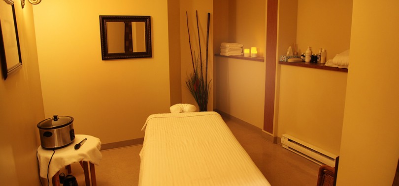 Opet Benzin İstasyonu Lara Masaj Salonu